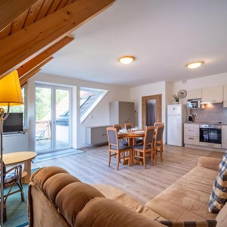 Apartment Riviera 510-22 Lipno Home リプノ・ナト・ヴルタヴォウ エクステリア 写真